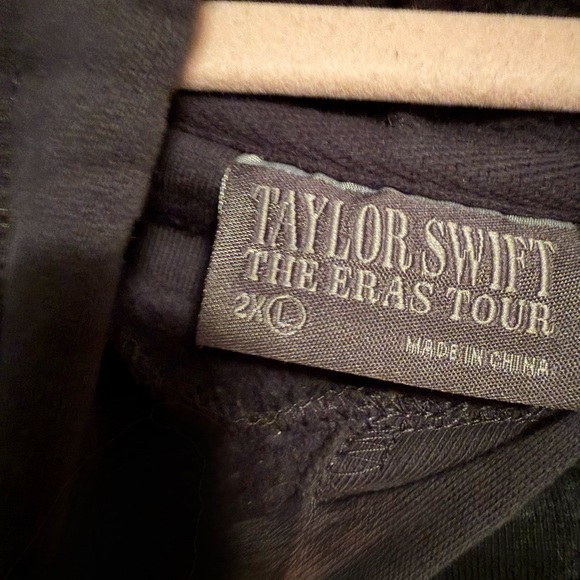 Taylor Swift eras tour concert hoodie oversized black kangaroo pocket - Picture 2 of 16